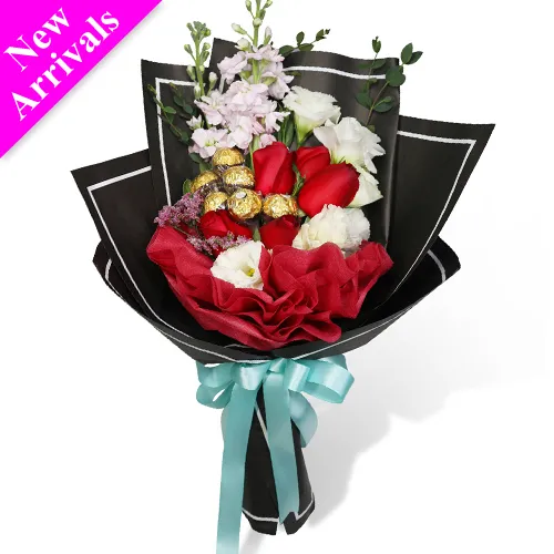 10 Mixed Roses with Chocolate in Bouquet